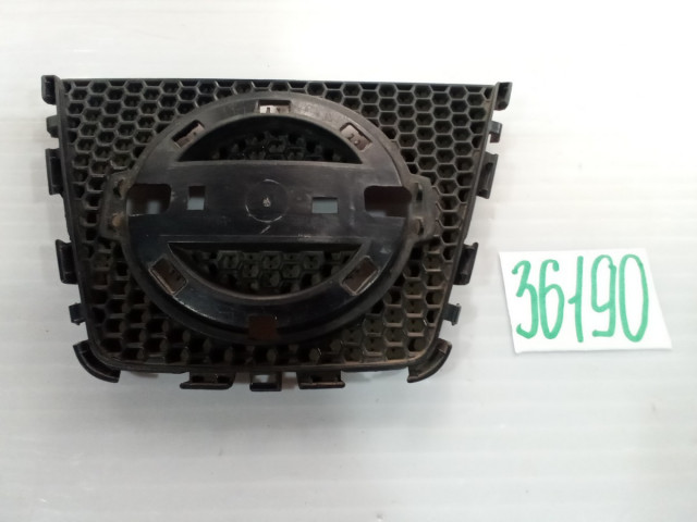 Nissan Qashqai J10 накладка решетки радиатора
